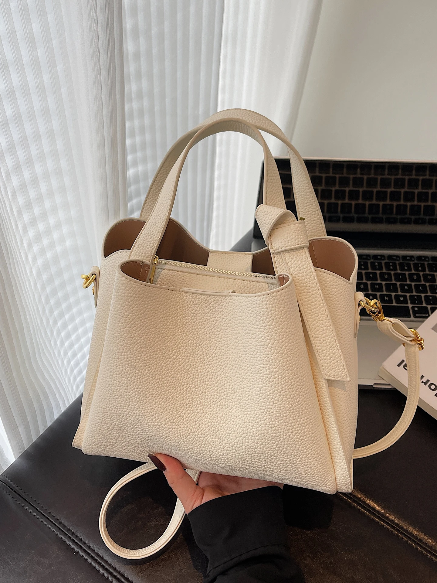 

High Quality Women Handbags New Versatile Simple PU Leather Single Shoulder Crossbody Bag Ladies Elegant Retro Wedding Bags