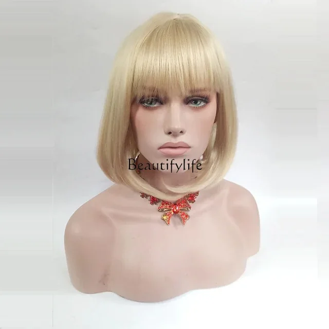 

Wig, European and American women, golden brown short straight hair, chemical fiber headgear.