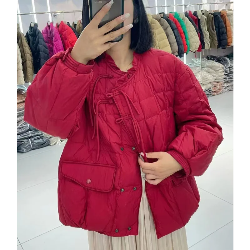 Down Coat 2025 Retroแผ่นปุ่มไม้หูด้านข้างเป็ดสีขาวลงเสื้อผู้หญิงโคมไฟฤดูหนาวลงเสื้อ