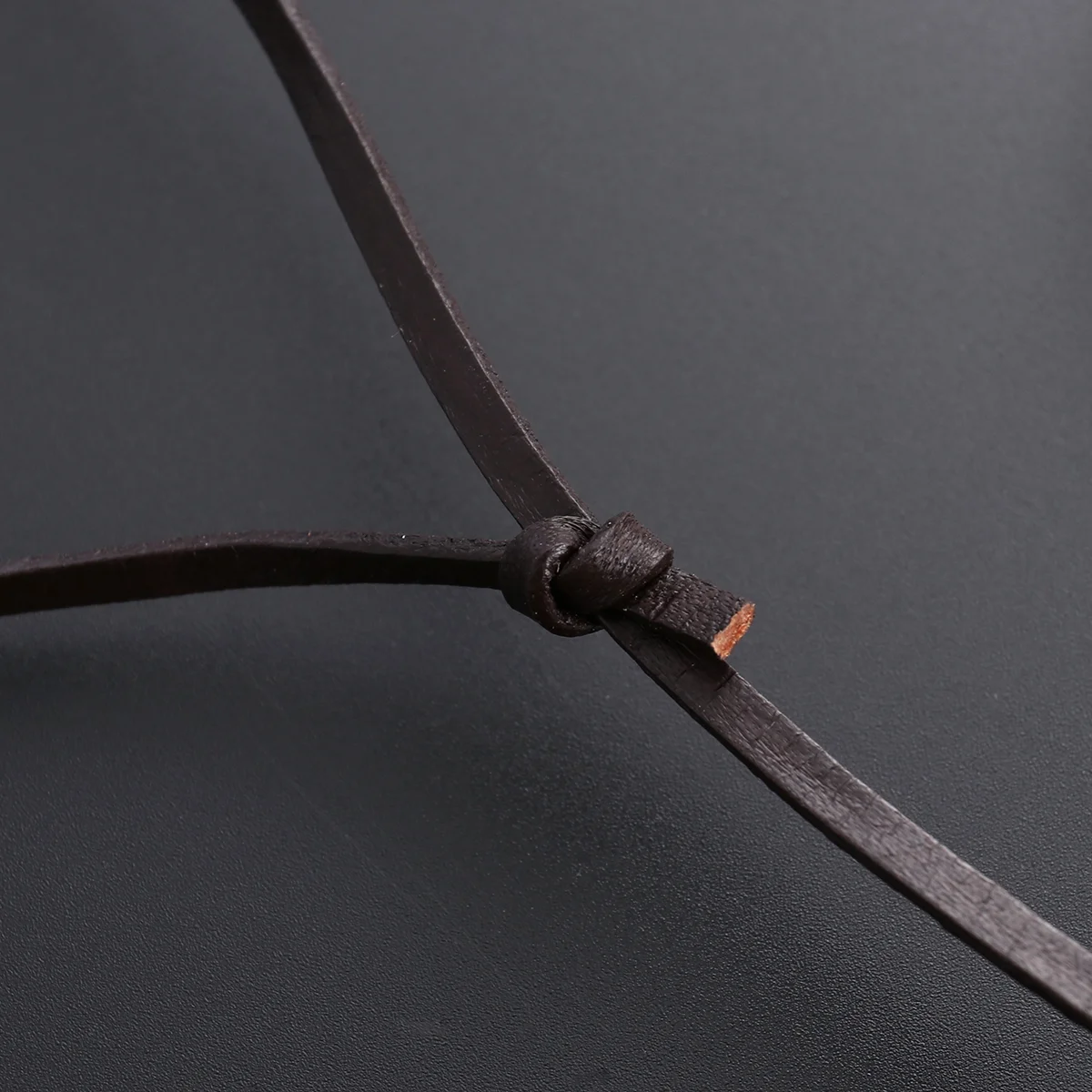 Kalung Pengerjaan Halus Liontin Rantai Sweter Pria Klub Malam Punk Halus