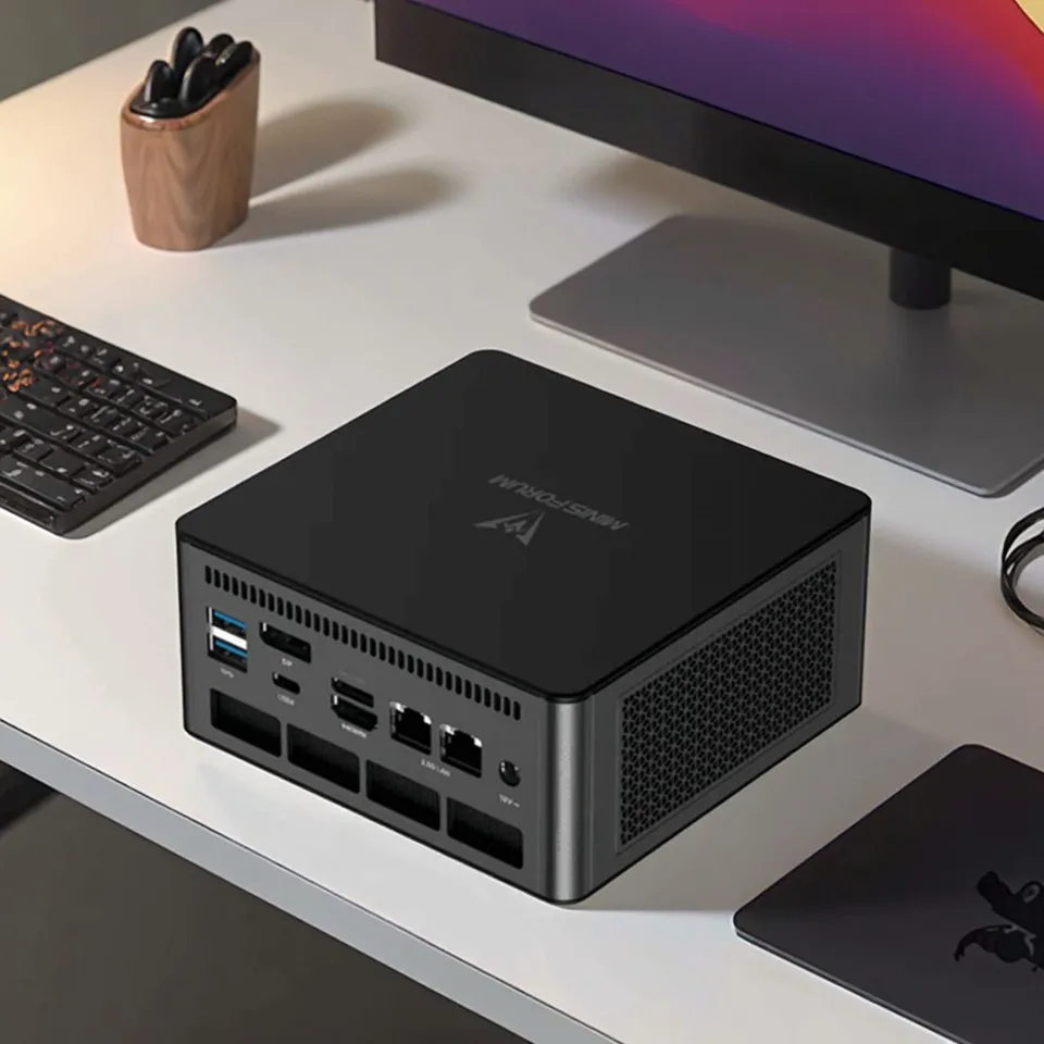 MINISFORUM UM890 Pro Mini PC AMD Ryzen 9 8945HS