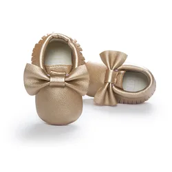 Zapatos dorados para bebé, zapatillas de deporte de PU con flecos suaves para recién nacido, calcetín suave de cuero PU