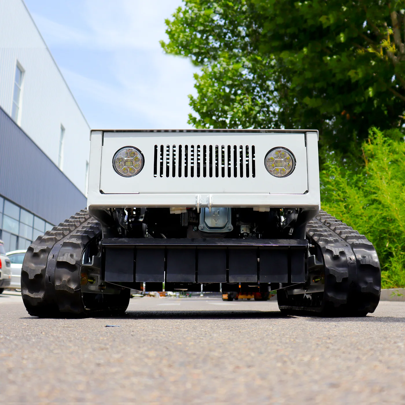 送料無料！ リモコン式家庭用芝刈り機、ミニスマートロボット芝刈り機、ゼロターン設計、550mm刈幅、トラック式