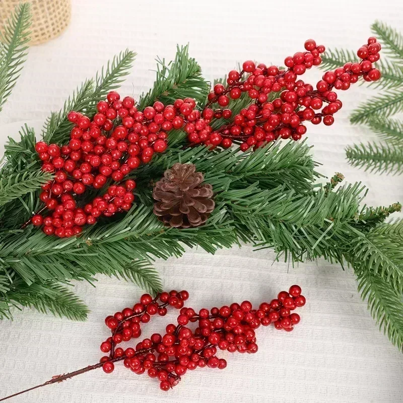 فروع التوت الأحمر الاصطناعي ، زينة عيد الميلاد ، شجرة عيد الميلاد ، حفلة المنزل الجدول الحلي ، إكليل الفاكهة الحمراء ، لتقوم بها بنفسك هدية