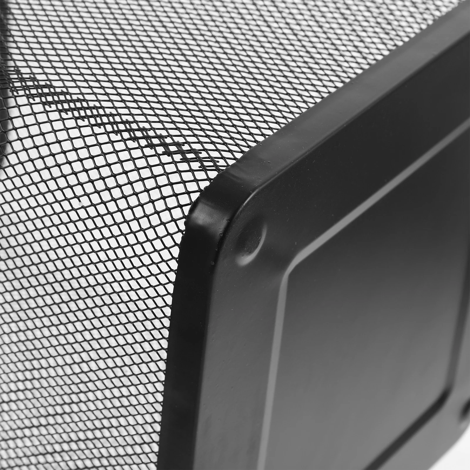 

Metal Mesh Wastebasket Sturdy Iron Trash Bin with Ventilated Design Office Bedroom Living Room Dorm Garbage Can