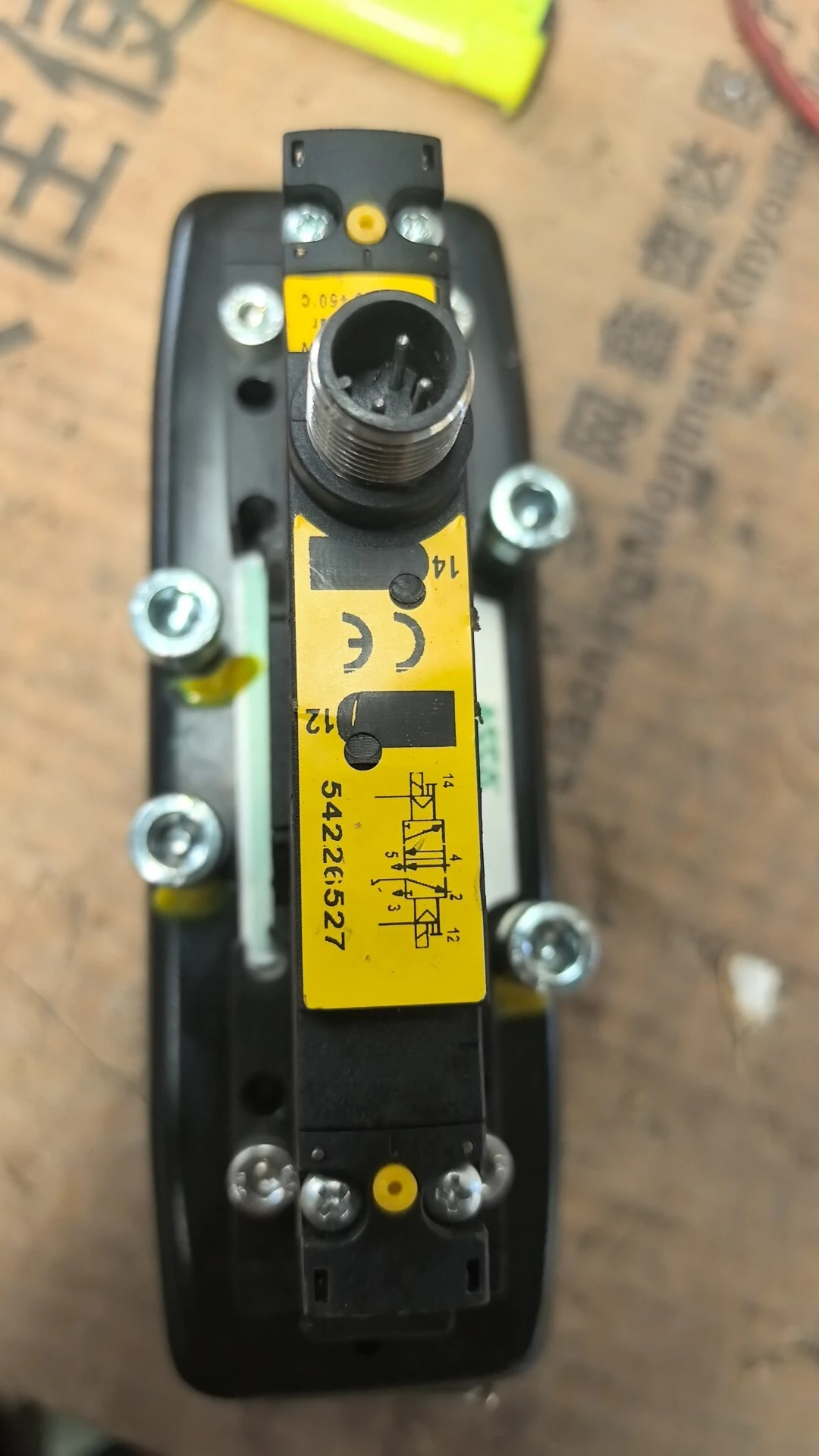 54226527 2027 Solenoid 6B Global Order 54226527 Series 2000 5/2 24VDC Solenoid Valve PLC
