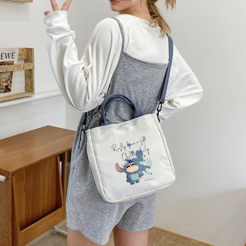 Kawaii Shin-chan & Stitch طباعة قماش حقيبة كتف قماش حمل حقيبة يد للجنسين غلق بمشبك حقيبة كروسبودي حقيبة تسوق