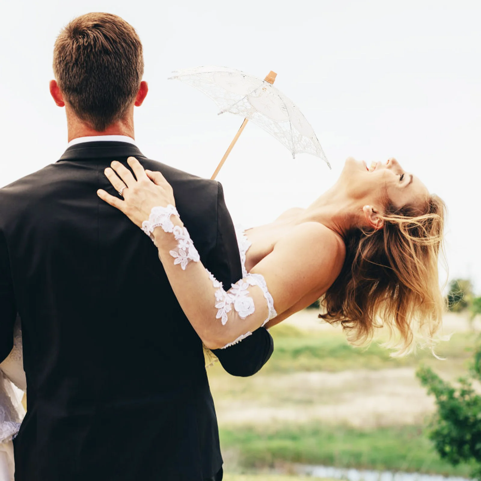 

Elegant Lace Parasol For Wedding Photography Costume Decoration Vintage Bridal Veil Tea Party Decorative Wood Handle Exquisite