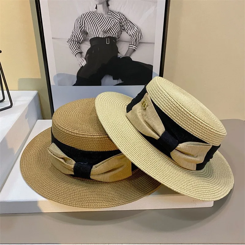 

Beige top hat made of for children fashionable and versatile a flat sunshade shopping