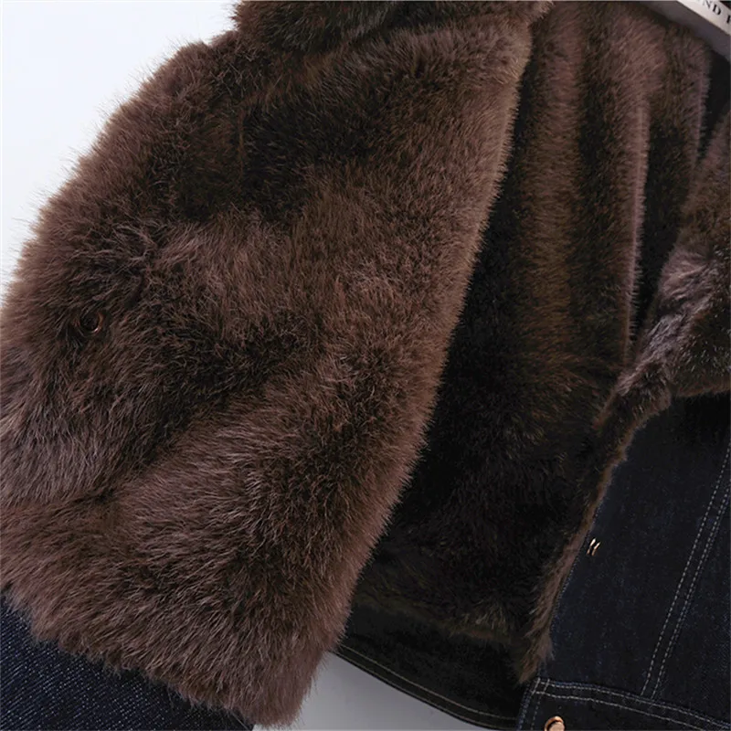 

Зимняя новая женская короткая джинсовая куртка Пальто бежевого кофейного цвета Свободная толстая теплая джинсовая куртка с большими лацканами из искусственной овечьей шерсти с подкладкой
