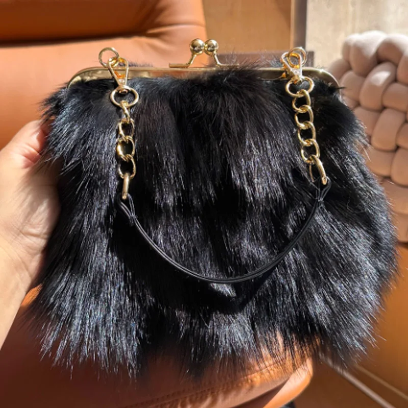 

Autumn and Winter High-end Versatile Fox Fur Handbag Crossbody Bag Fashion Plush Chain Shoulder Bag For Women