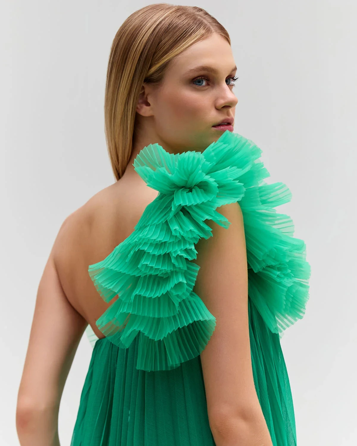 2024 Women Dresses One Shoulder Ruffles Trimmed Tulle A-line Female Maxi Gowns New Couture Pleated Green Chiffon Long