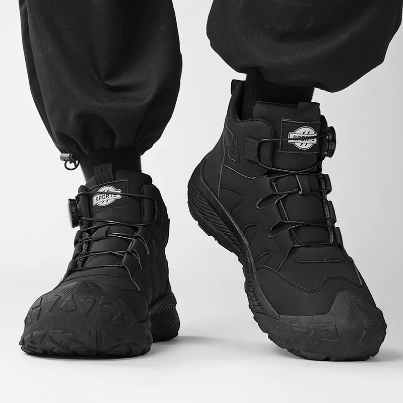 Klassische Herrenstiefel mit hohem Schaft, strapazierfähige Sohle, weiches Obermaterial, klassisch und modisch, geeignet zum Wandern und für Outdoor-Aktivitäten. – Detail 13