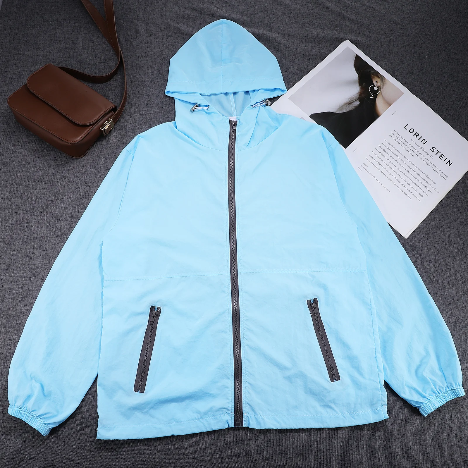 

1pcs Lightweight Women'S Jacket With Hood Casual Outdoor Raincoat For Hiking Camping Travel Utility Jackets Women Size