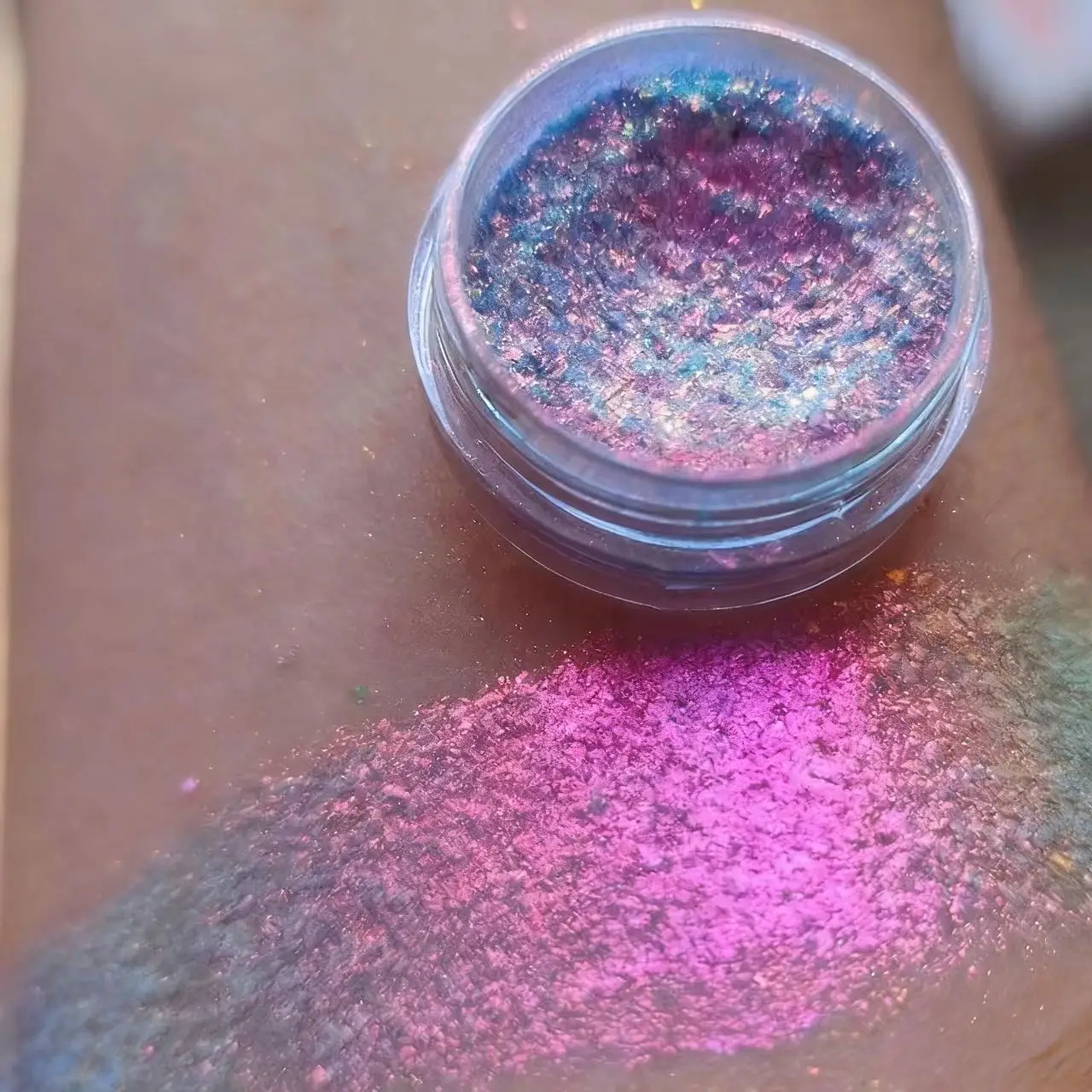Brightening glitter, high-gloss body glitter, eye glitter, suitable for women, holiday supplies