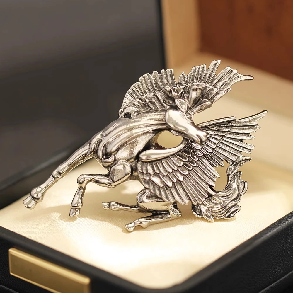 SKEDS Exaggerated Retro Distressed Pegasus Brooch Bold and Unique Animal Pin Unisex Lapel Horse Badges Accessory