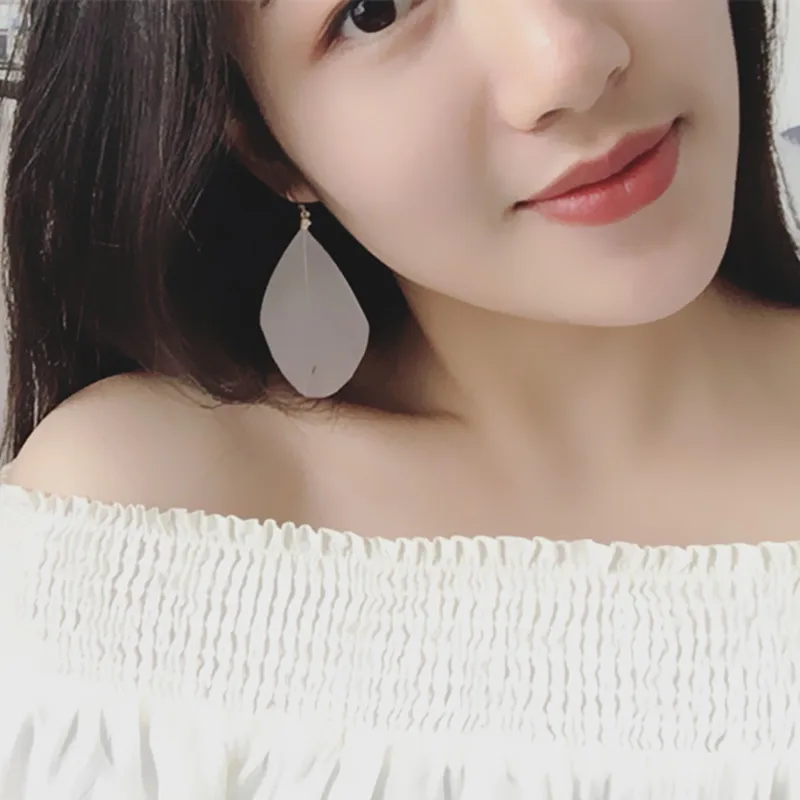 New Exquisite Fashion Jewelry White Feathers Earrings Vintage Female Exaggerated Personality Earrings For Women Girl Gift