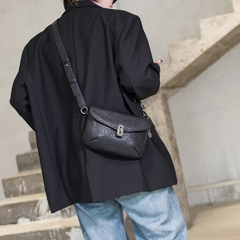 

2023 New Chain Shoulder Underarm Bag Black Bag Women's Spring and Summer Niche Casual Fashion All-match Handbag