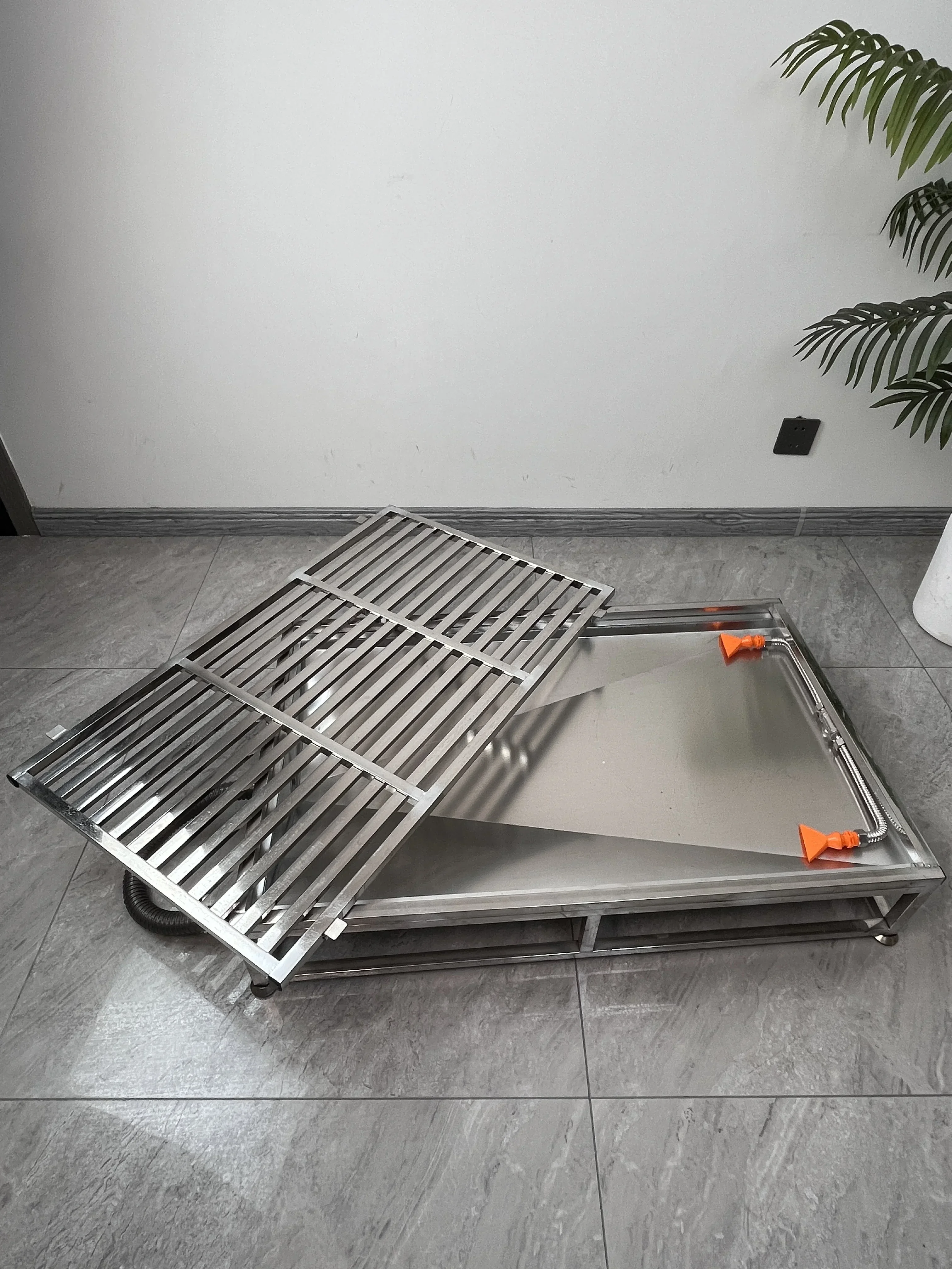 Stainless steel medium and large dog anti stepping feces automatic flushing and drainage system pet dog urine basin