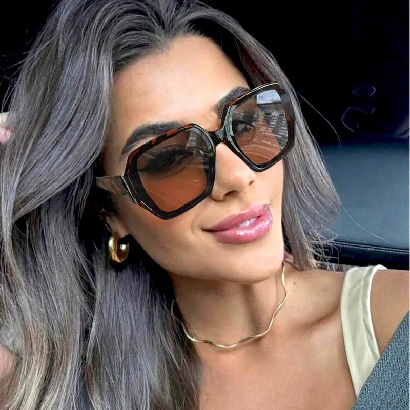 Modische Vintage Große Quadratische Sonnenbrille für Männer und Frauen Retro Markendesigner Schwarze Sonnenbrille Unisex Trendige Schattierungen Eyewear UV400