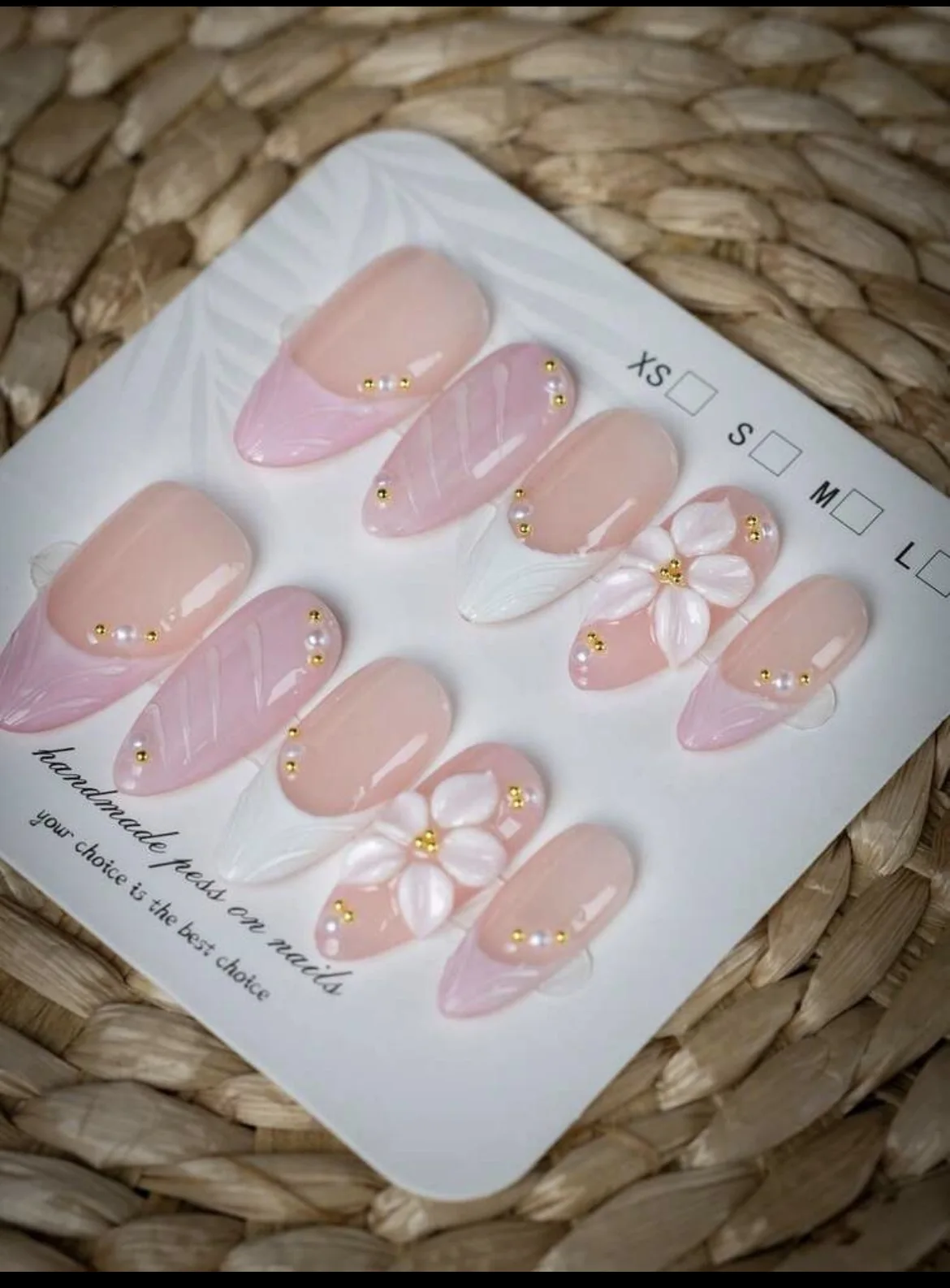 10 Pieces of Almond-Shaped Handmade Nails with Gentle Nude Pink Petals in a Sweet French Style, Featuring Three-Dimensional White Flowers and Embossed Gold and Silver Small Pearls, Glossy Fake Nails Suitable for Girls' Daily Wear, Dates, Weddings, and Vacations, Can Be Reused view 4