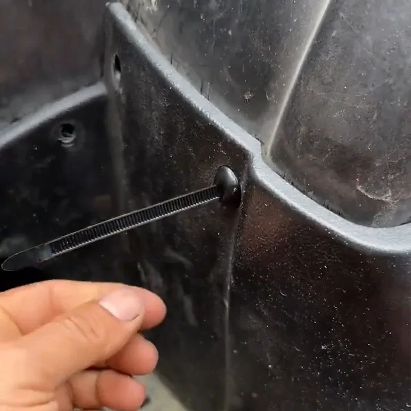 Cable ties, buckles, leaf plates, universal new type of through-hole nail fastener, engine floor lining, trunk fixing buckle