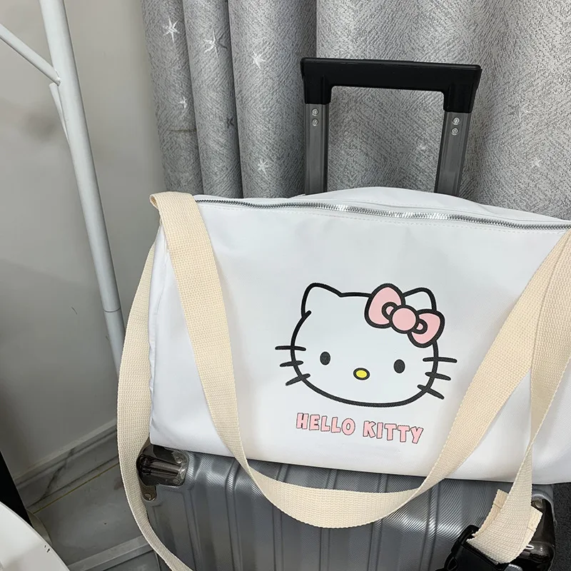 

2024 New Hello Kitty Travel Bag Kawaii Sanrio Anime Large Capacity Fitness Bag Girl Heart Cute Cartoon Crossbody Bag Kid Gift