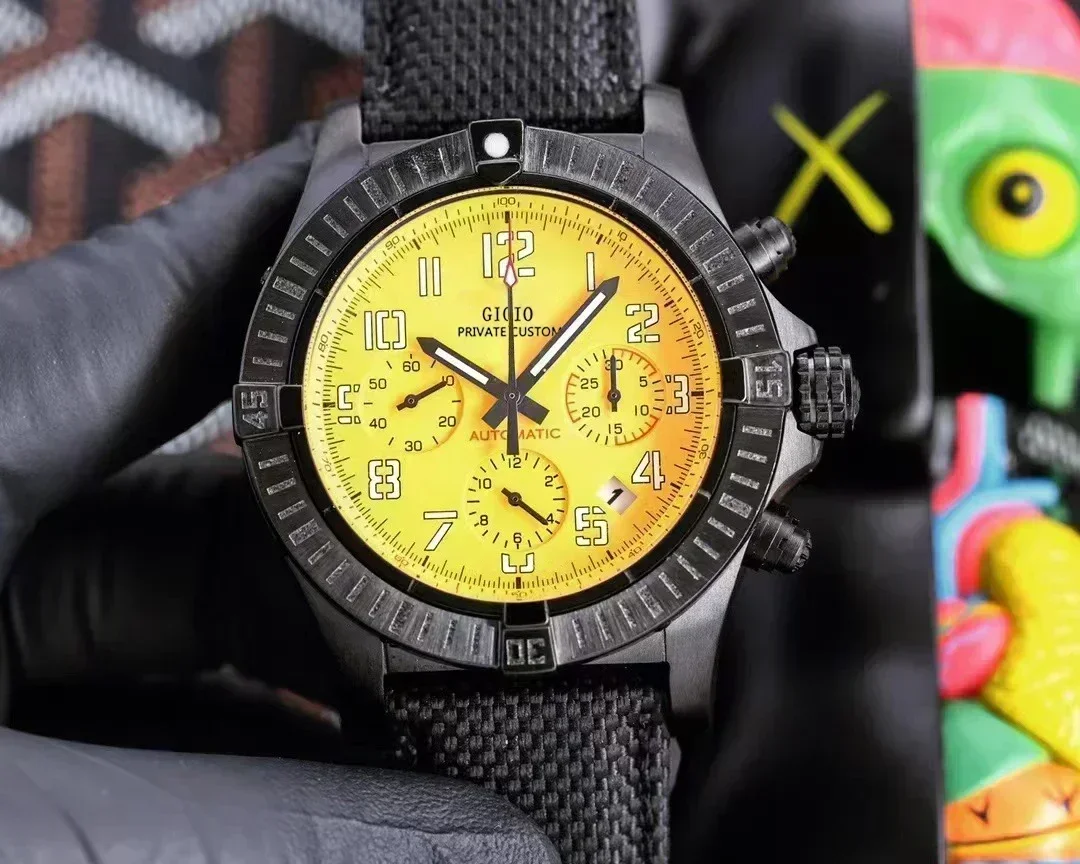 Orologio cronografo al quarzo da uomo di alta qualità da 43mm cronometro in gomma su tela nera quadrante giallo zaffiro luminoso in acciaio inossidabile