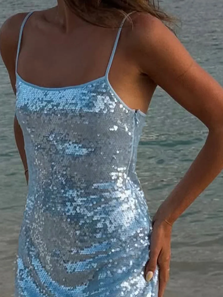 เดรสสั้นแขนกุดคอ halter สีฟ้าประกายกลิตเตอร์สำหรับฤดูร้อน ดีไซน์เซ็กซี่เว้าหลัง โชว์สัดส่วน ทรงเข้ารูป หรูหราสำหรับงานกลางคืน