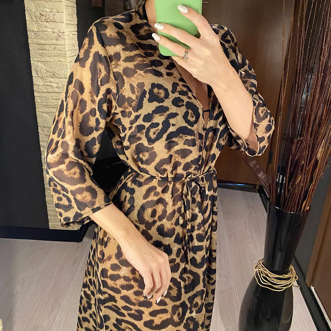 Neues, verführerisches Strandkleid mit Leopardenmuster, aus Chiffon, als Überwurf für Badekleidung, Strandmode, Sommerkleidung, langes Kleid für Damen, V3219. – Detail 4