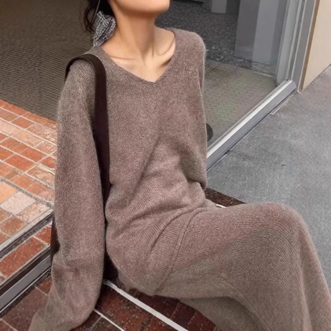 

V-neck Knitted Sweater Half Skirt Women's Two-piece Set 2025 Autumn and Winter New Woolen Dress Set