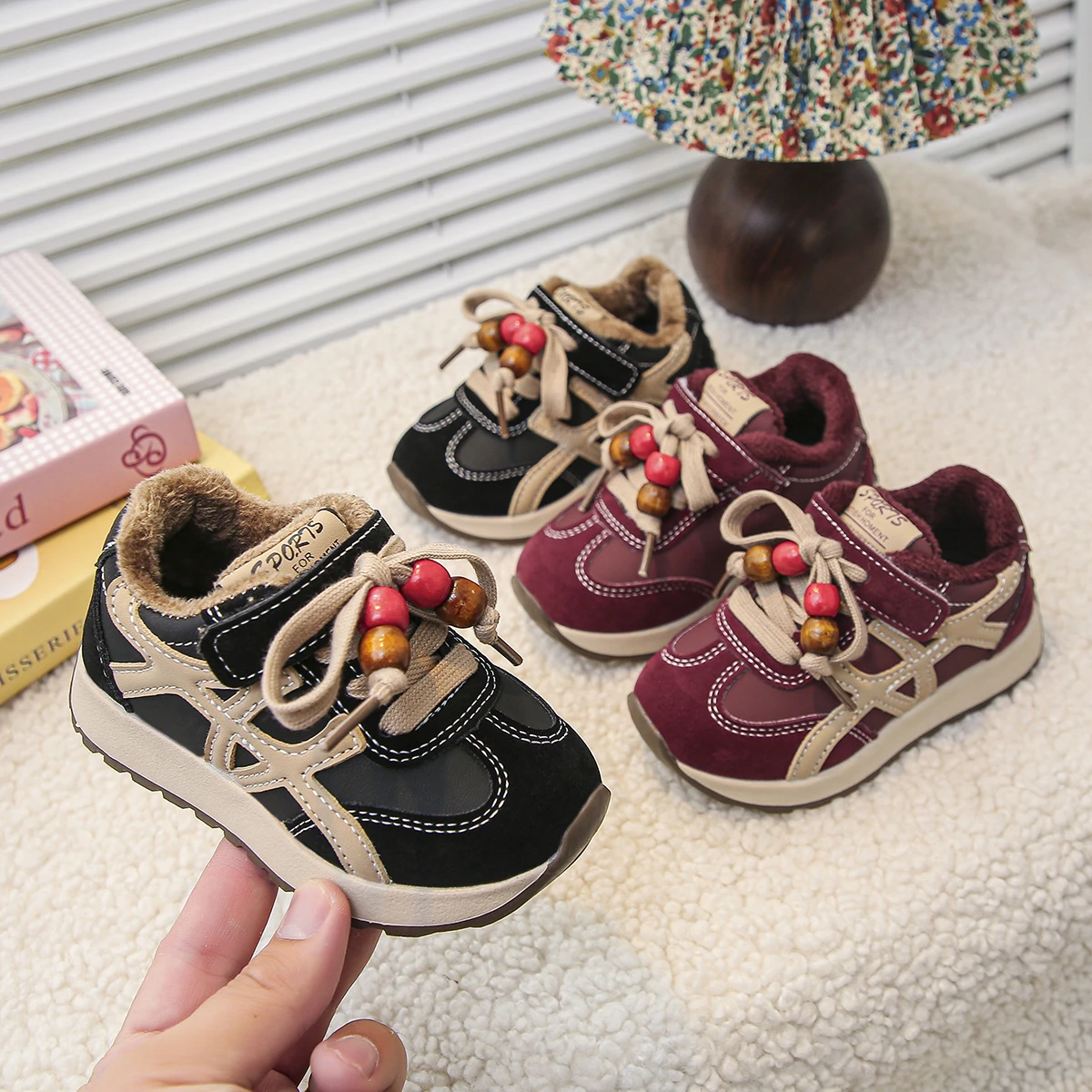 

Children's Sneakers Suede Casual Shoes Winter 2025 New Cold-proof Kids Boy Fur Shoes Flat Tennis Shoes Girls Cotton Shoes 21-30