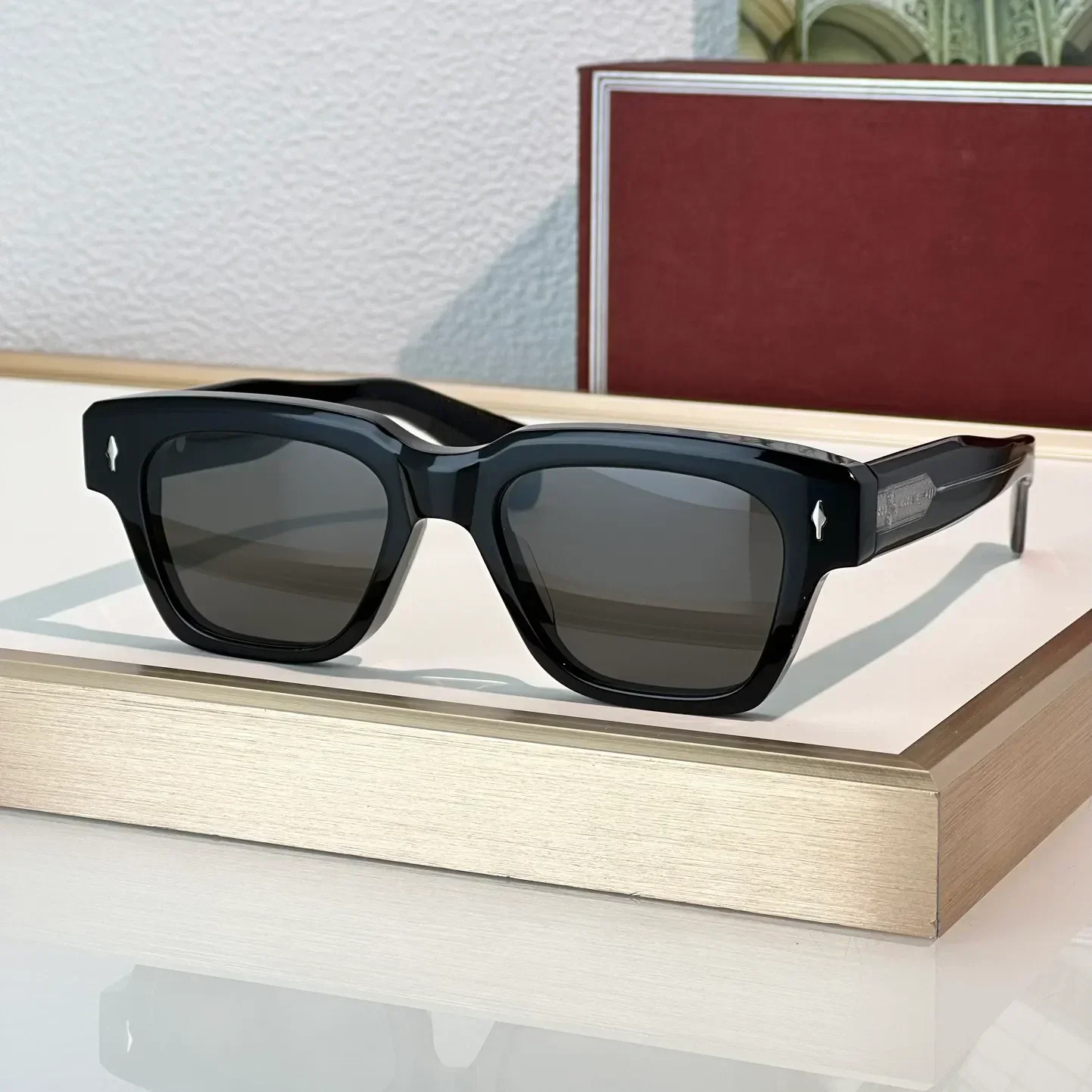 

FELLINI Fashion Sunglasses For Women and Men Style Anti-Ultraviolet Retro Plate Full Frame Special design Glasses Random Box