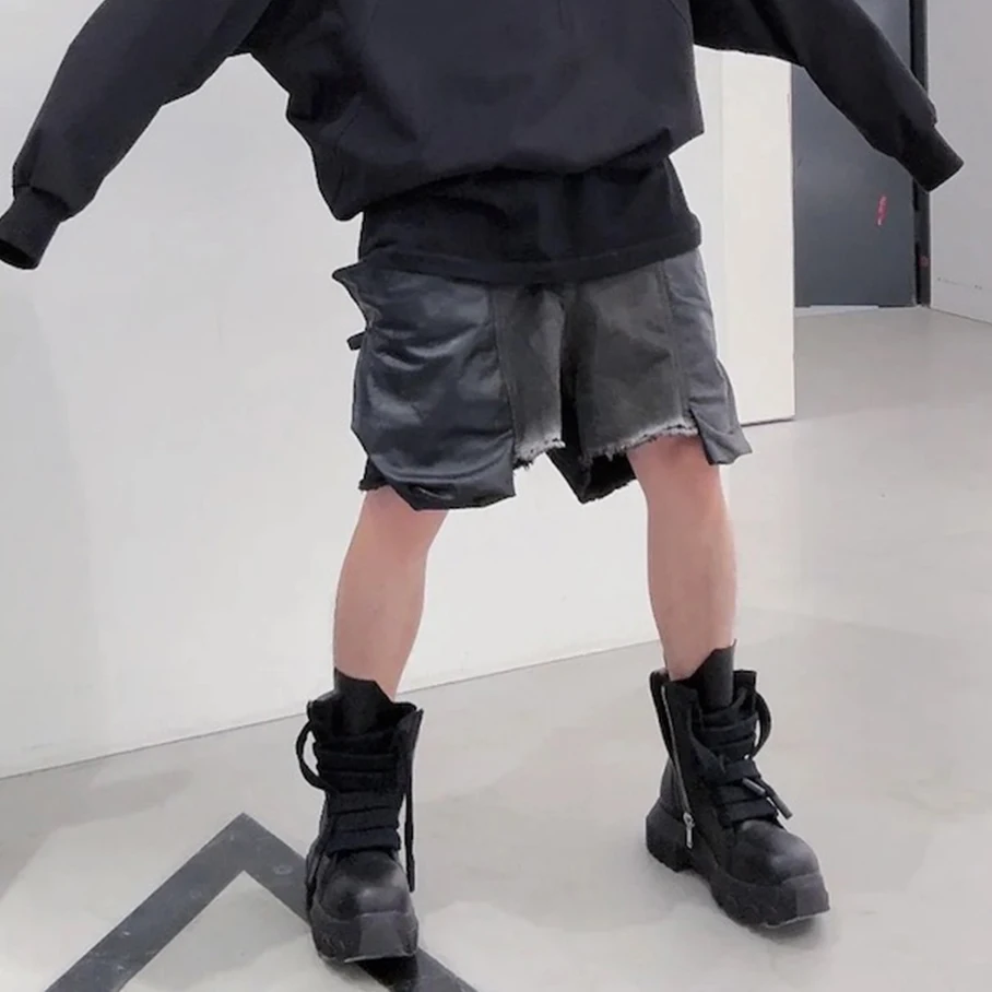 شورت جينز صيفي جديد مطلي بالشمع من Streetwear مع حواف خشنة للرجال جينز فضفاض أسود متوتر كبير الحجم فضفاض قصير