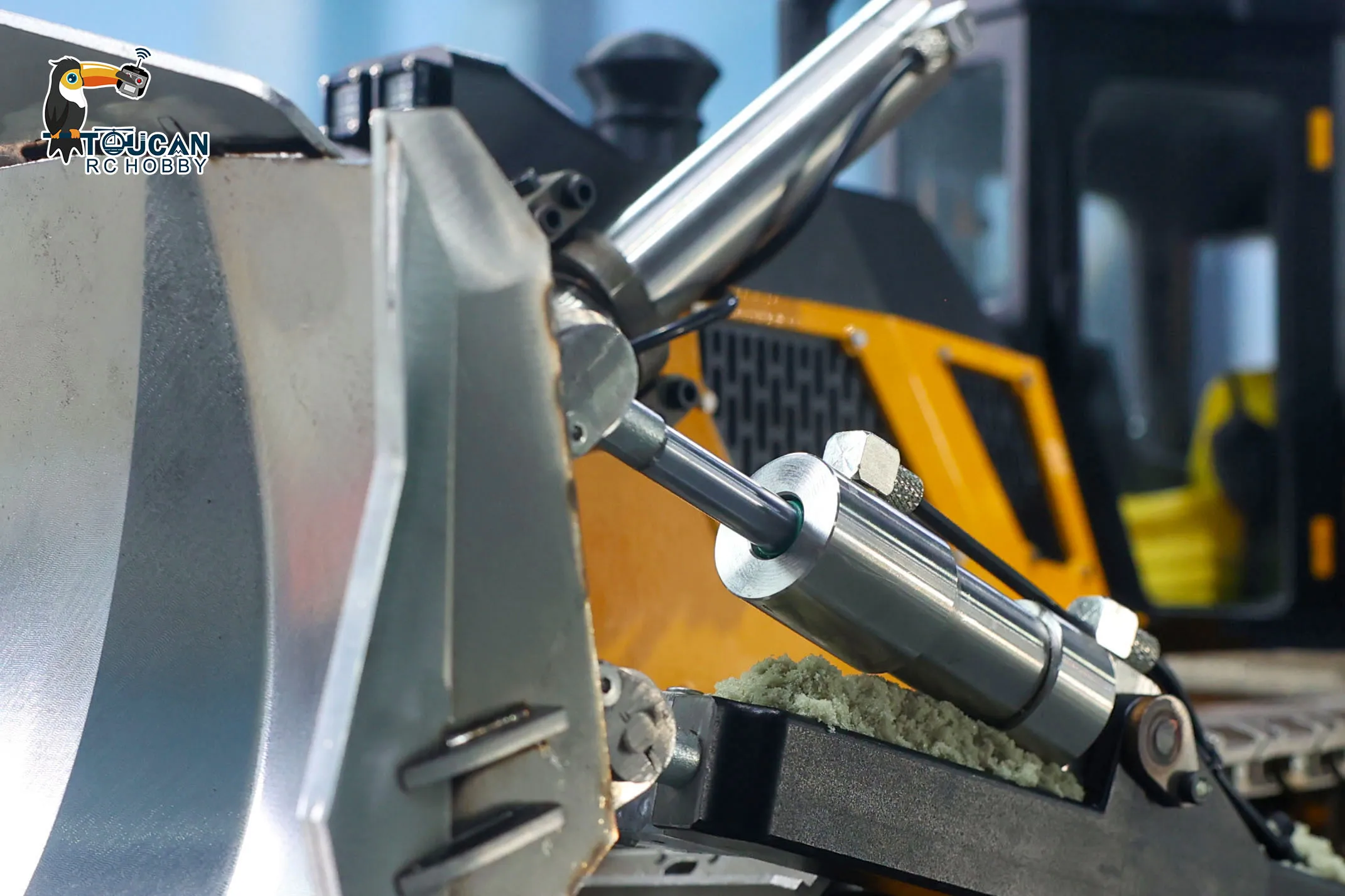 

Игрушка 1/12 D155 TOUCAAN HOBBY RC Бульдозер Гигантский распылитель с дистанционным управлением 7-канальный клапан Бесщеточный двигатель Модель строительной машины Подарки