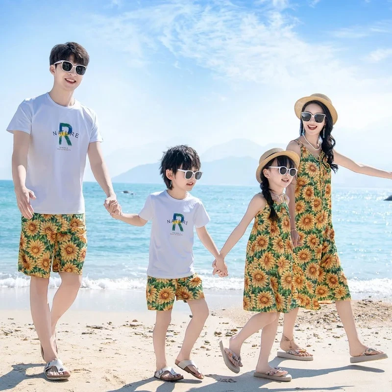 

2025 год, одинаковые комплекты пляжных платьев для всей семьи для мамы, дочки, папы и сына, милые струящиеся летние морские наряды, одежда для близнецов
