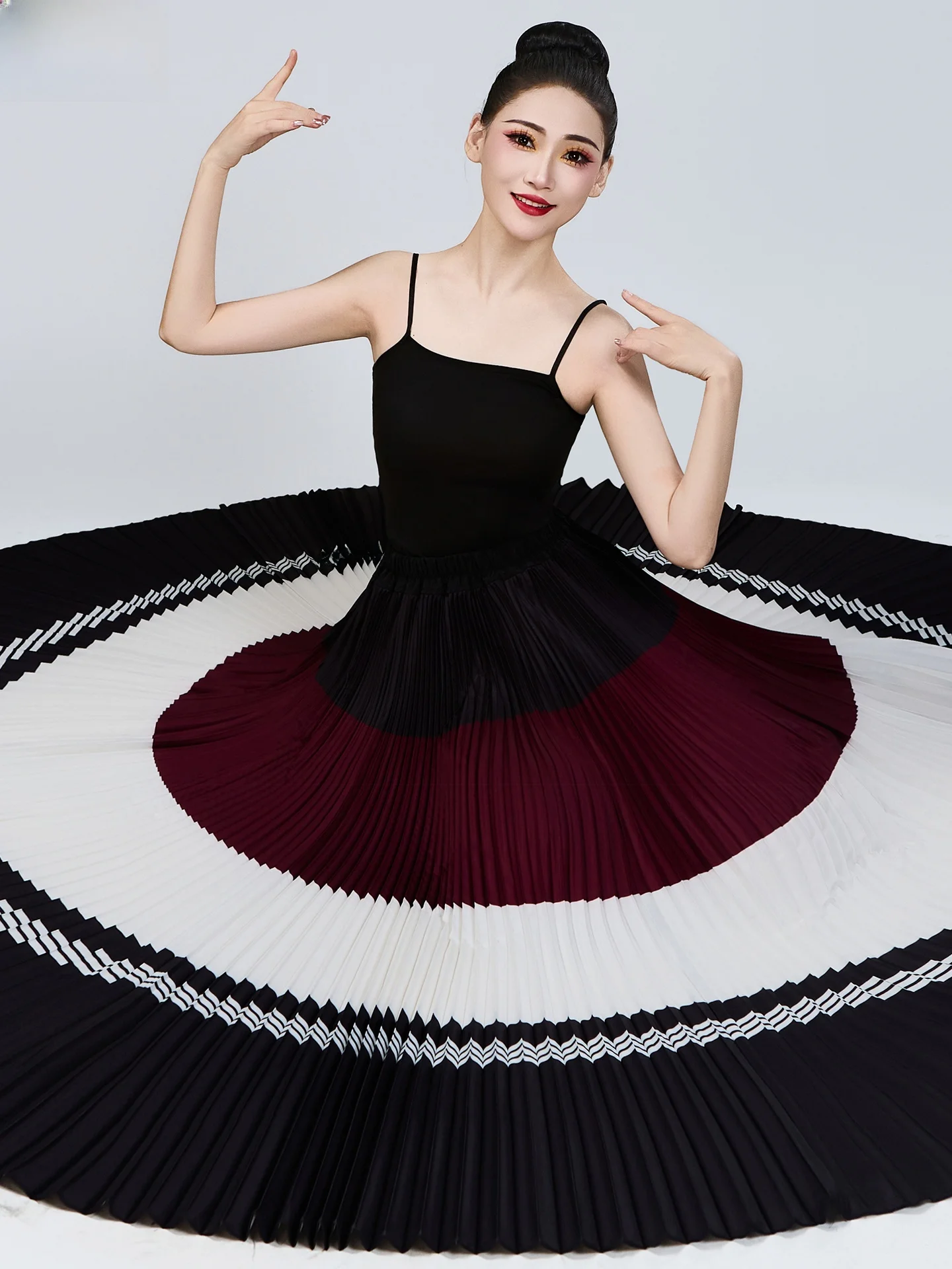 

Новый женский костюм для выступлений в этническом стиле: плиссированная юбка в стиле Янцзы, полная юбка для танцев