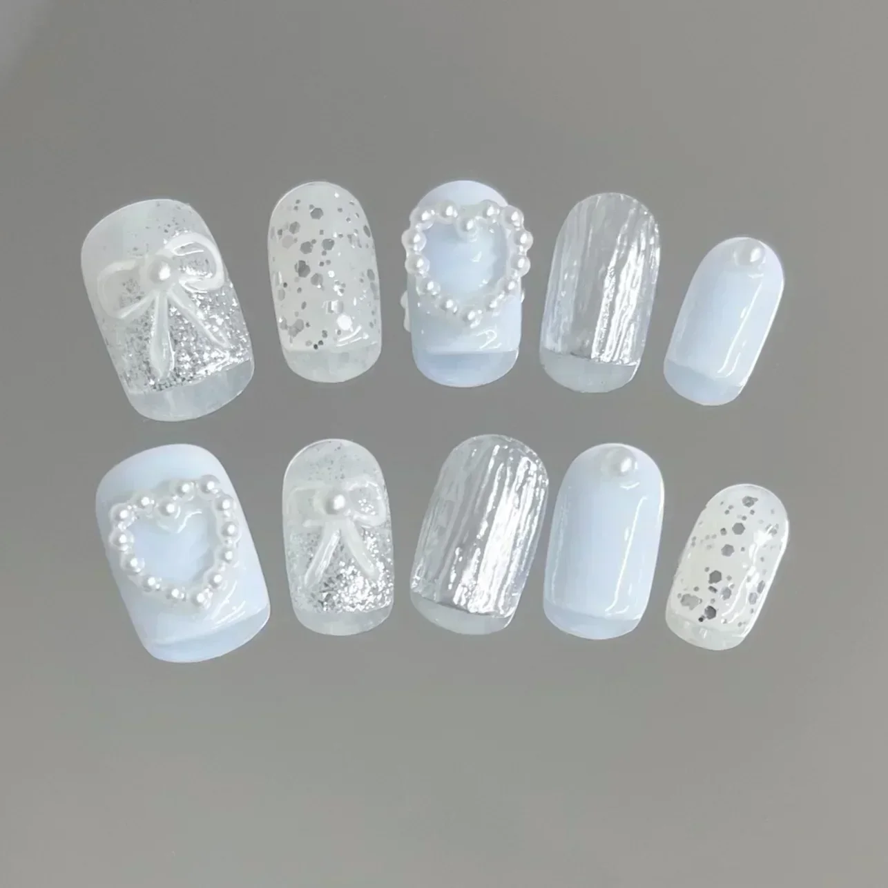 10Pcs Black Handmade Press on Nails Full Cover Stars Design Gold Foil Shiny Short Round False Nails Wearable Manicure Nail Tips