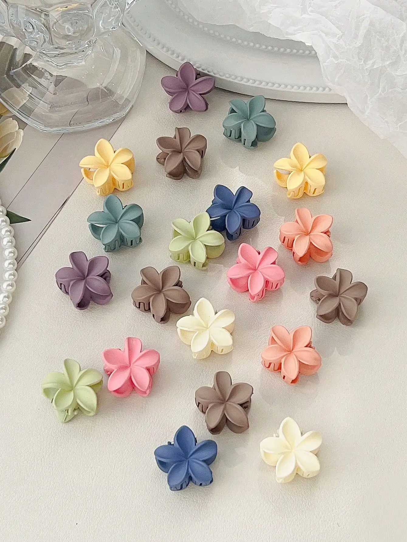 20 Stück neutrale kleine Haarklammern, niedlicher rutschfester Haarschmuck für Frauen und Mädchen, verschiedene Farben, Blumen-Haarspange für dünnes Haar – Detail 25