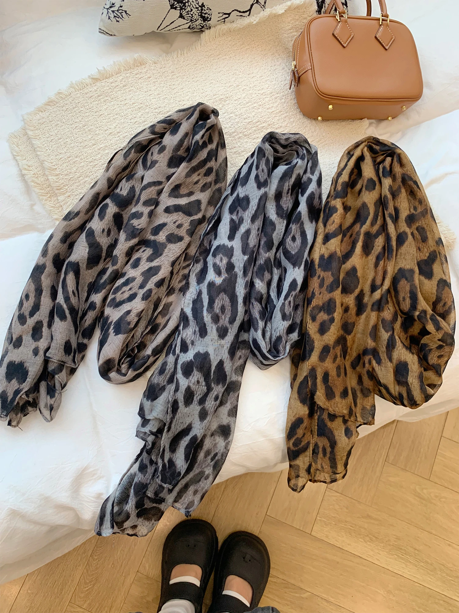 lenco-de-seda-feminino-estilo-coreano-retro-com-estampa-de-leopardo-novo-estilo-de-outono-leve-e-versatil-para-protecao-do