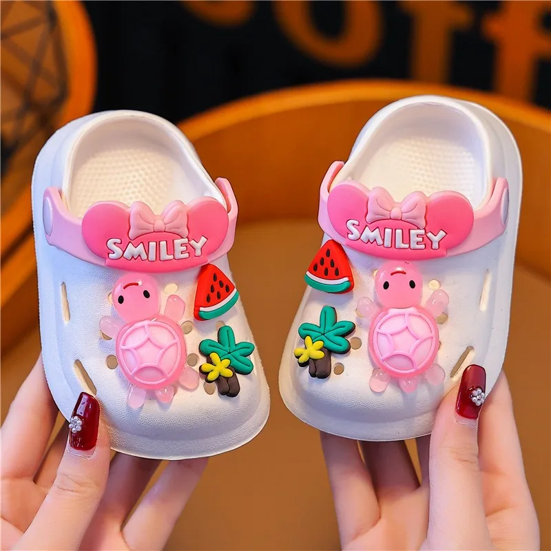 

New Summer Boy Girl Soft-soled Hole Shoes Kids Cartoon Non-slip Cool Slippers Children Beach Water Shoes Home Bathroom Slippers