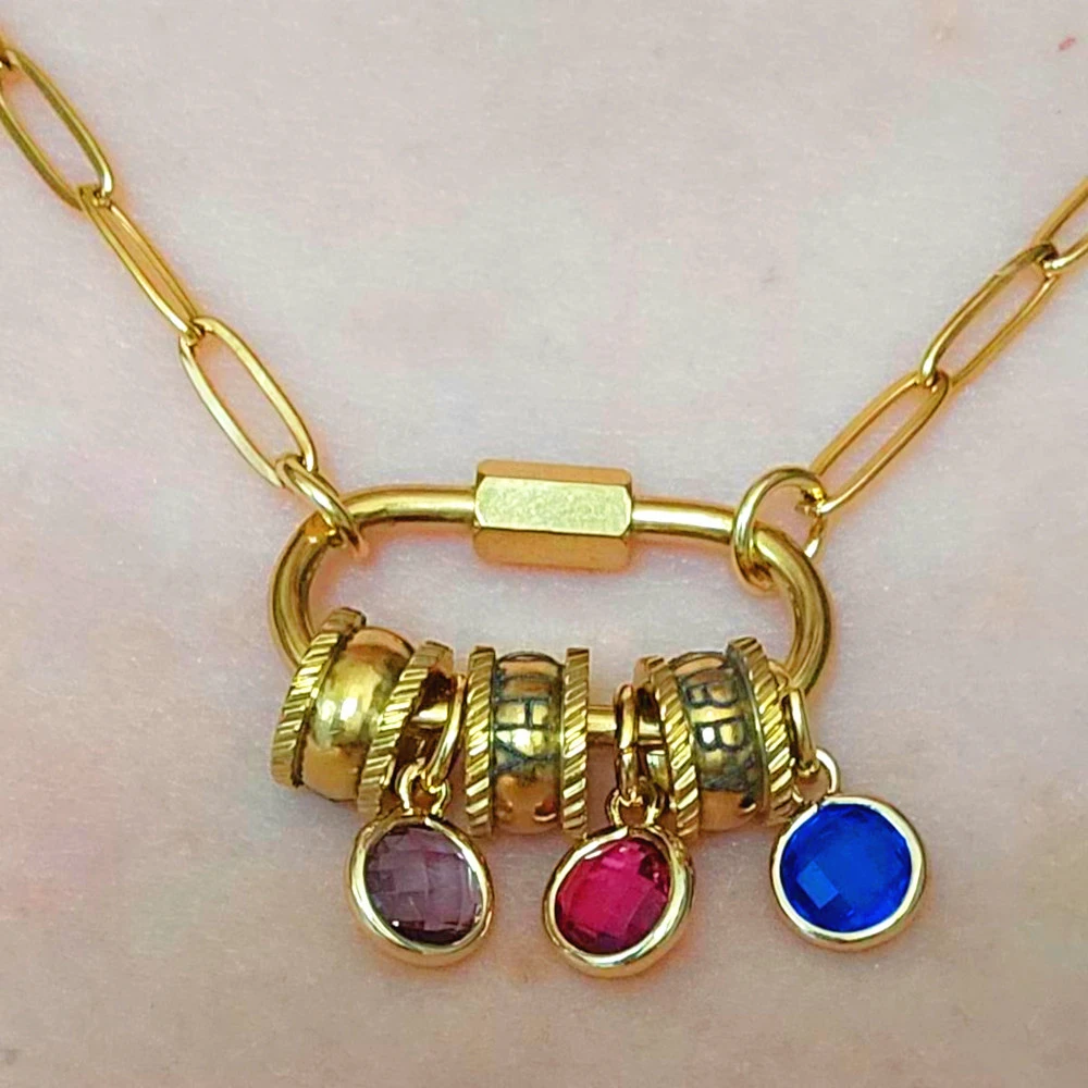 

Ожерелье с карабином и именем, камень, резные бусины с несколькими именами, ожерелья, персонализированные семейные украшения, подарок на день рождения для мамы