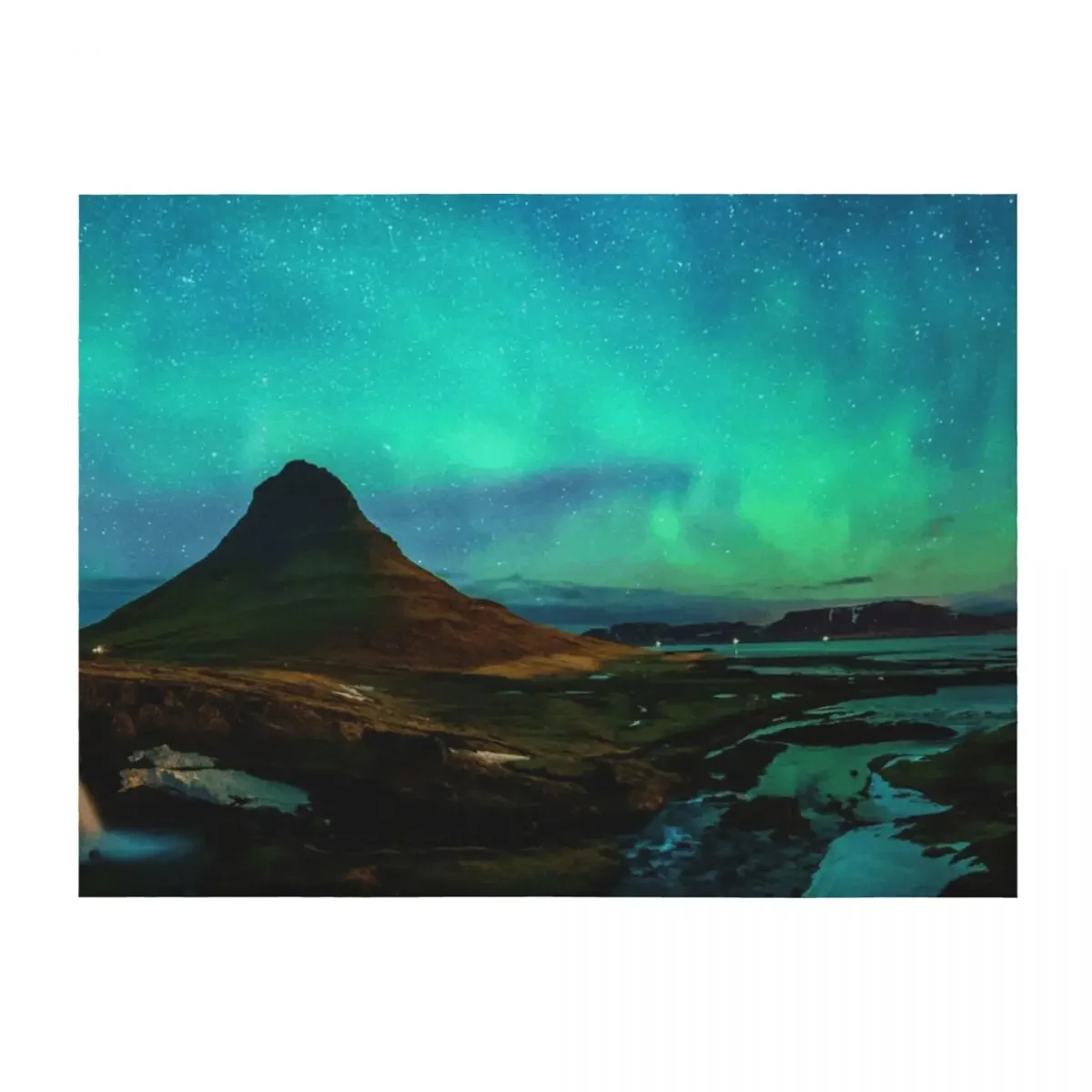 

Northern lights at kirkjufell, iceland - kirkjufell mountains in winter Throw Blanket Plush Hairys Blankets For Sofas Blankets