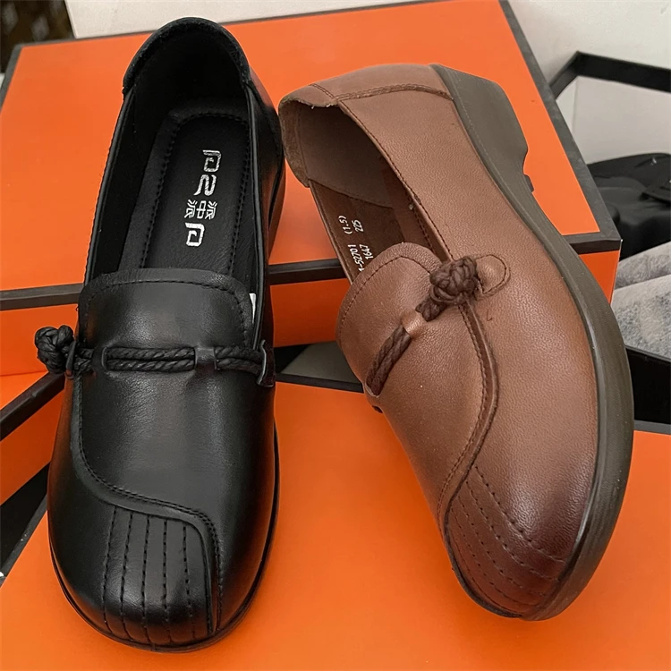 カジュアル女性の靴ソフト女性の靴スリッポンおばあちゃんドレススリップオンレジャーフラットエスニックシューズ女性フラットカジュアル女性スニーカー