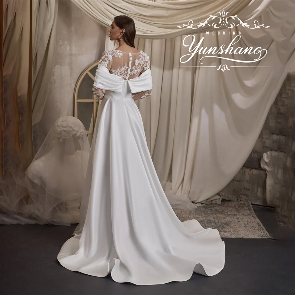 YunShang Maßgeschneidertes schulterfreies Brautkleid mit Spitzenstickerei-Applikationen, A-Linie, hoher Schlitz, Sweep-Zug, O-Ausschnitt, Rüschen, Morde New