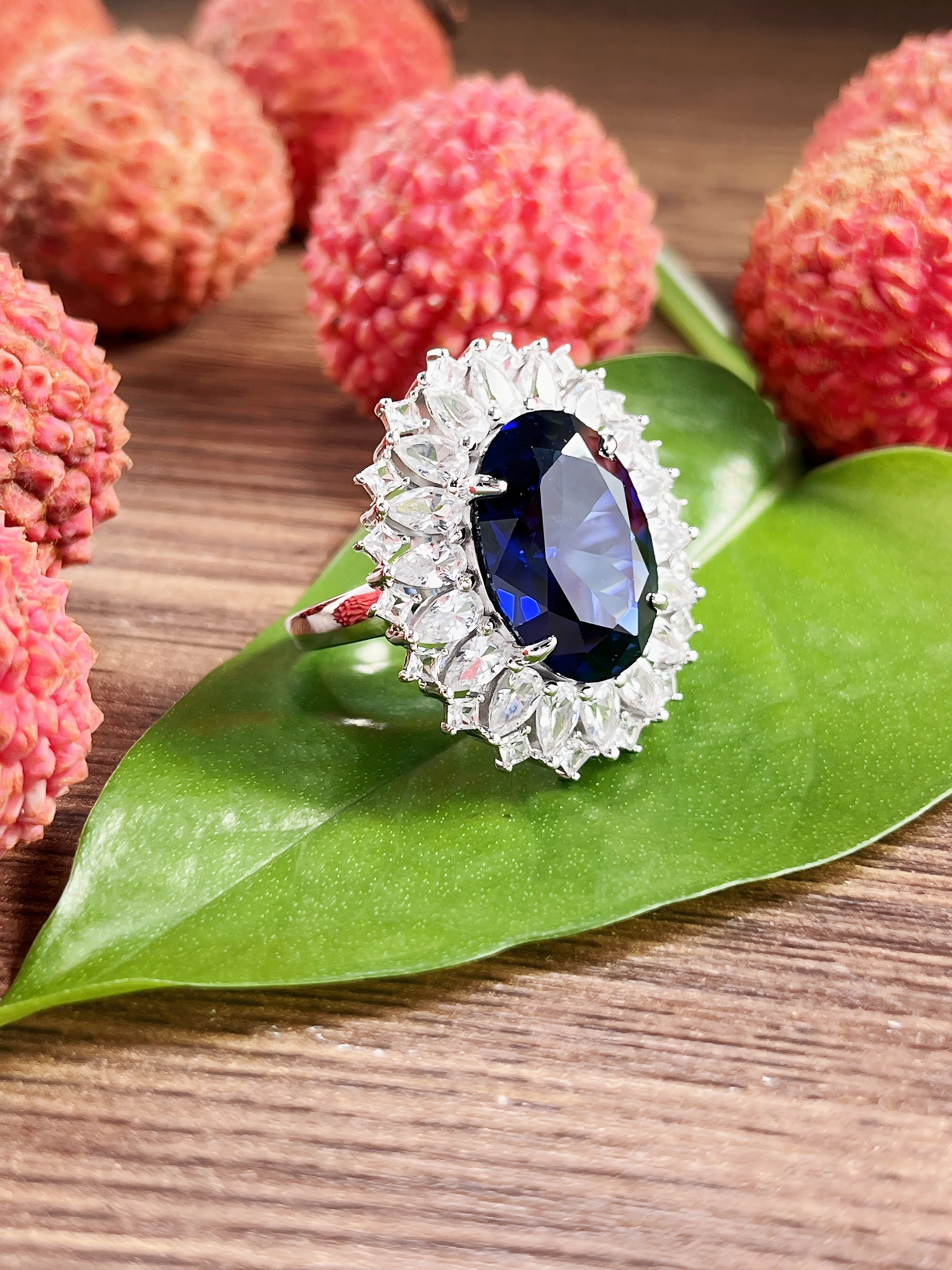 bague-de-luxe-en-zircone-bleue-bijoux-fantaisie-super-brillants-et-nobles-pour-femmes-a-la-mode