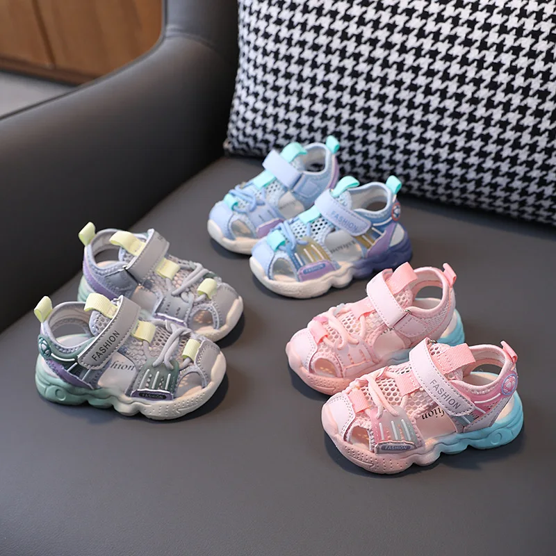 

Детская летняя новая спортивная пляжная обувь Baotou для мальчиков и девочек, сандалии молодых цветов, контрастные трендовые