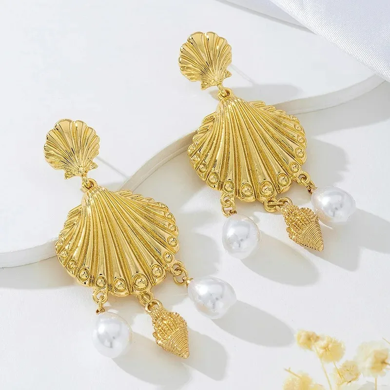 

Bohemian High Quality Elegant Pearl Metal Sea Shell Dangle Earrings for Women Vintage Holiday Party Pearl Summer Trendy Jewelry