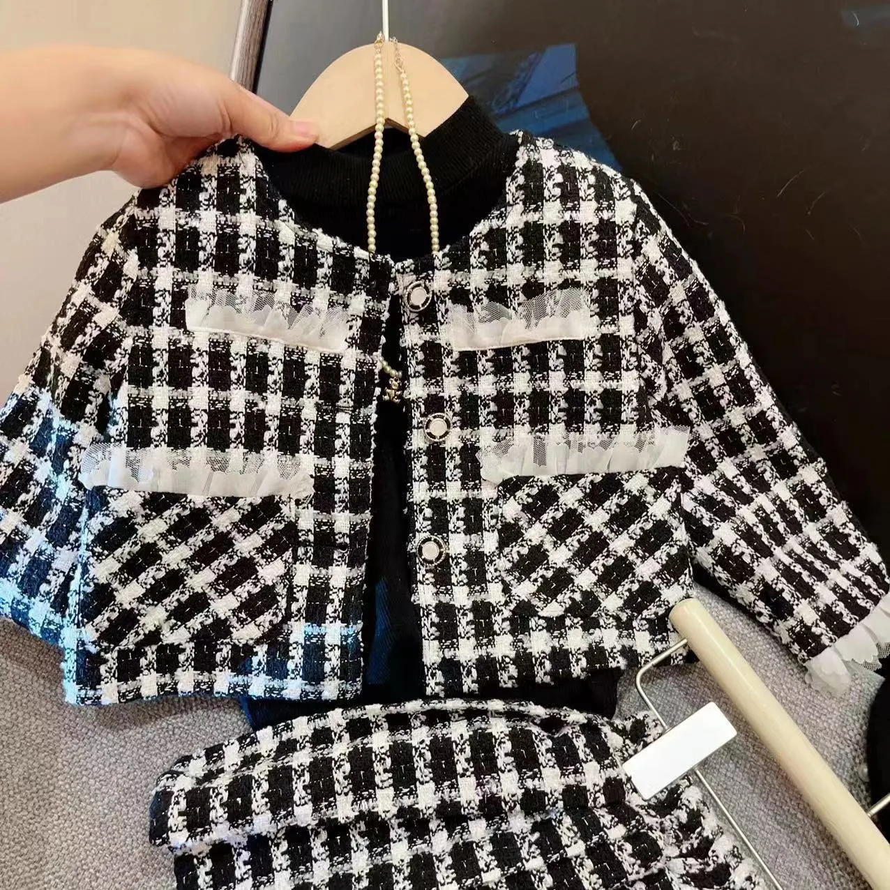 Spring and Autumn Girls' Set 2026 Baby Girl Checkered Top Coat Small Fragrant Style Pleated Skirt Two Piece Set