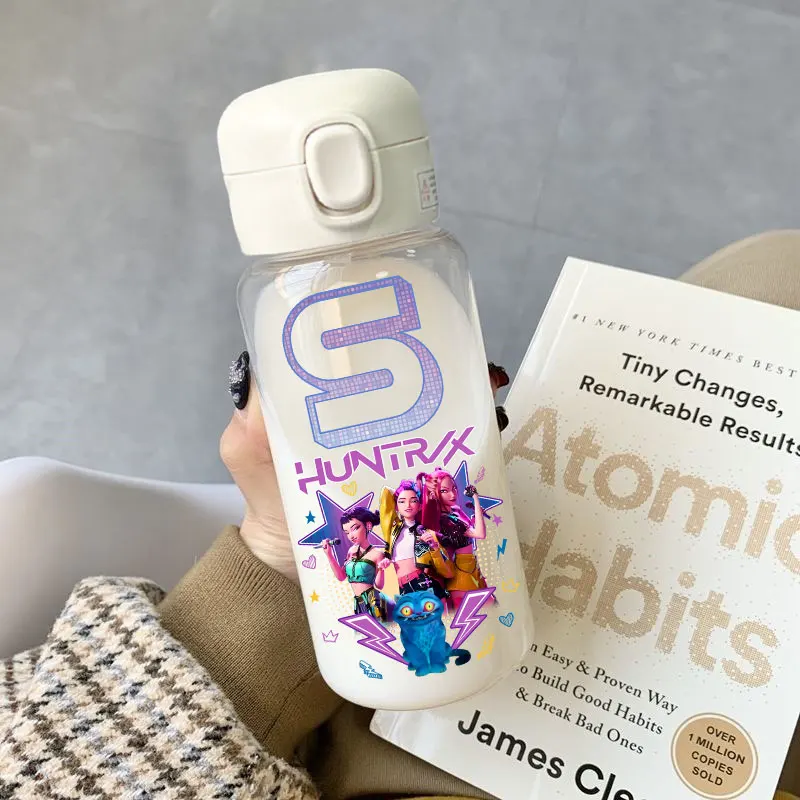 KPop شيطان الصيادين 600/400 مللي كوب بقشة K-POP HUNTR/X رومي ميرا زوي البلاستيك الأطفال زجاجة ماء حاوية القرع الشرب #2